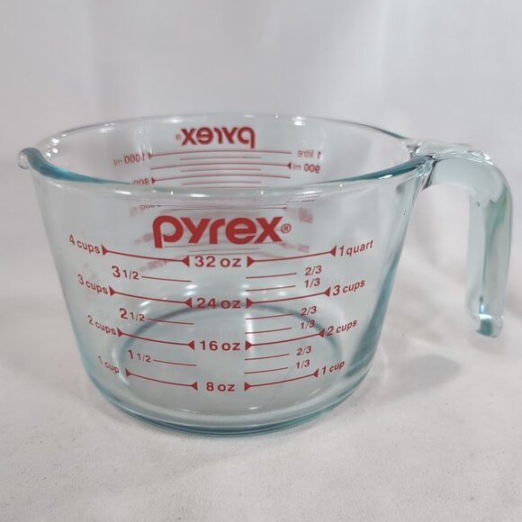 Pyrex Glass 4 Cup Measuring USA Made Spout Handle Red 1 L 32 oz Microwave Safe - Picture 1 of 12